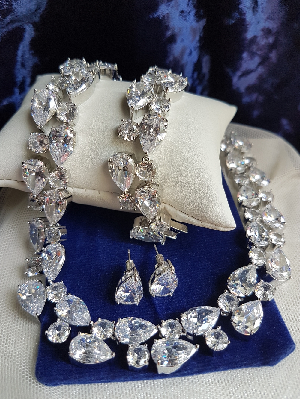 Swarovski Elements Clear Teardrop Round Gemstone Statement Necklace & Studs NEW